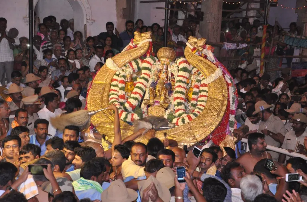 🛕 Vairamudi Festival Travel Rush Expected